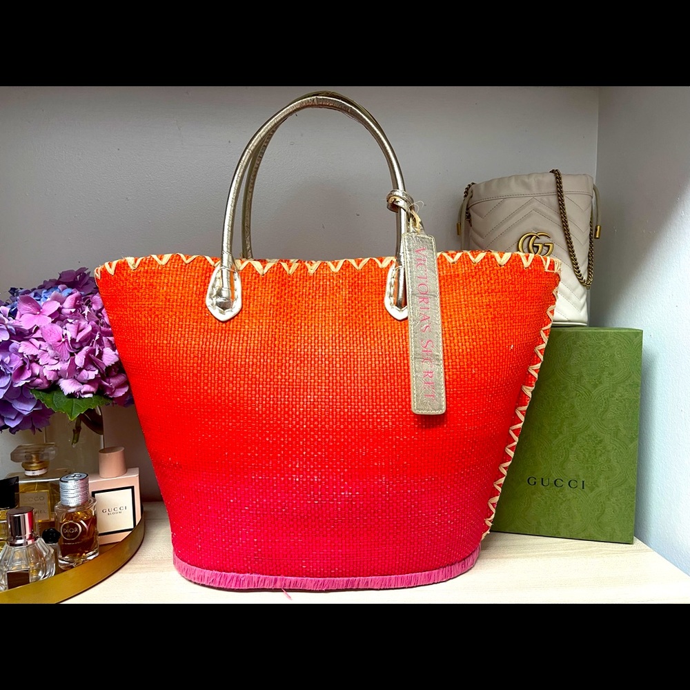 Previously loved Victoria’s Secret beach bag